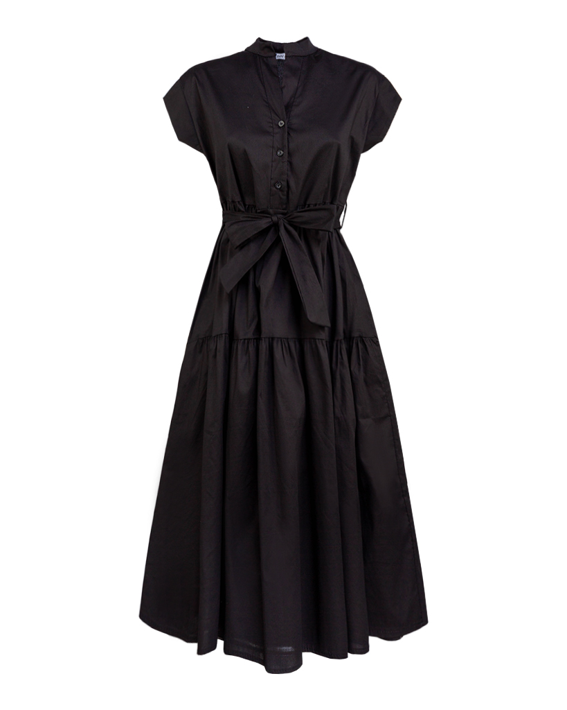 Kleid mit kurzen Ärmeln und Gürtel Kleid mit kurzen Ärmeln und Gürtel