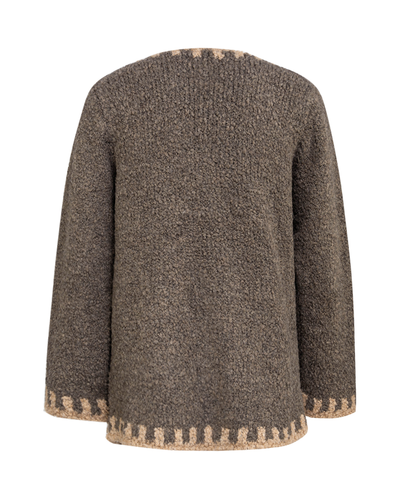 grobe Strickjacke mit abgesetzten Säumen grobe Strickjacke mit abgesetzten Säumen