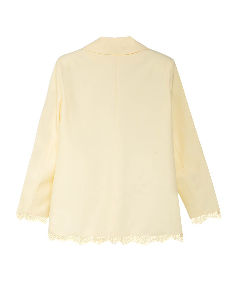 Oversize-Blazer mit Spitzenbesatz und Goldknopf Oversize-Blazer mit Spitzenbesatz und Goldknopf